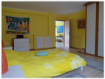 Maison de village Vente 6 chambres à Puttelange-lès-Thionville - 450 000 € Tempocasa vous propose une superbe maison situé au centre du village Puttelange les Thionvilles à 5 minutes de Luxembourg. La maison a une surface habitable 350m² entièrement rénové en 2006 avec des matériaux et des produits de qualité.
La maison est est composé de:
RDC:
- Salon-Salle à manger avec cuisine équipée ouverte
- cellier
- Local chaufferie
- WC séparé
1er étage:
- 1 chambre 25m²
- 1 chambre 25m²
- 1 chambre 45m²
- 1 dressing 15 m²
- 1 WC séparé
- 1 bureau 16 m²
- 1 Salle de bain, douche, jacuzzi, hamam, baignoire
2ème étage:
- 1 chambre 16m²
- 1 chambre 25m²
- 1 chambre 25m²
- 1 salle de bain, douche à jet, baignoire, WC
En plus:
- Aspiration Centralisé
- Chauffage au sol dans toute la maison et au garage
- Centralisation électrique au volet
- Cour extérieur 120m²
- Cabane de Jardin