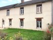Maison Vente 4 chambres à Pont-sur-Sambre - 147 000 € Maison Pont Sur Sambre. Maison idéalement située au calme comprenant au rdc: cuisine, salon-séjour, wc, salle d‘eau, arrière cuisine. A l‘étage: palier desservant 4 chambres. wc. Cave. Grenier. Garage. Dépendances.
DPE: en cours.