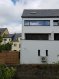 Maison jumelée Vente 3 chambres à Wiltz - 375 000 € Maison jumelée (droite), nouvelle construction
surface habitable de 129,74 m2
surface totale de +- 190 m2
rez de chaussée:
hall d‘entrée
grand garage (40,19 m2) - 1 voiture avec coin buanderie et chaufferie (pompe à chaleur)
WC séparé
1er étage :
living (17,12 m2) - cuisine ouverte (13,30 m2) - salle à manger (15,83 m2) avec terrasse (9,13 m2) - belle vue sur la rivière de la « Wiltz »
2e étage :
hall de nuit (3,47 m2)
2 chambres à coucher (17,61 m2 + 16,46 m2)
salle de bains (7,74 m2)
WC séparé
3e étage :
chambre à coucher (37,01 m2)
classe énergétique: B-B
chauffage: pompe à chaleur, chauffage au sol partout dans la maison (sauf dans le garage)
eau chaude par la pompe à chaleur
fenêtres: châssis PVC, triple vitrage
façade isolante de 20 cm
ventilation simple avec extraction d‘air et grille dans les châssis
finition: 2016
Ref agence :5761