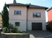 Maison individuelle Vente 2 chambres à Kayl - Prix sur demande COMPROMIS EN COURS Belle maison individuelle à vendre à Kayl, d'une surface totale de 240m², érigée sur un magnifique terrain de 12ares77ca.
Comprenant au rez-de-chaussée: Cave de rangement, local chaufferie, 1 chambre/bureau, salle de douche et wc, garage et buanderie avec accès au grand jardin situé à l'arrière et orienté plein sud.
1er étage: Spacieux hall d’accueil, cuisine équipée, 1 chambre à coucher, salle de bains et salon/salle à manger avec cheminée.
2e étage: hall de nuit, 1 chambre à coucher et combles isolés et partiellement aménagés.
Dalles en béton
Fenêtres en bois double vitrage
Toiture en très bon état.
Chaudière BUDERUS alimentée au gaz
Travaux de rénovations à prévoir.
Prix à discuter!!!