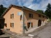 Maison Vente 4 chambres à Remiremont - 300 000 € Axe Remiremont-Luxeuil à 1/4 d‘heure Belle ferme rénovée avec goût de 300 m². Cuisine équipée - salle à manger - salon avec cheminée - 4 chambres. Salle de bains + wc. Avec un gîte F4/5 entièrement aménagé. Dépendances - Terrain de 2 000 m² environ.