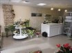 Commerce Vente à Coutiches - 228 000 € Votre agence Vitrin'immo d'Orchies vous propose cet immeuble et fond de commerce à Coutiches soit 5 minutes d'Orchies et 20 minutes de Lille.Bel immeuble accueillant un fond de commerce de type commerce de fleurs toujours en activité avec clientèle fidèle. et chiffre d'affaire en croissance est composé d'une surface commerciale de 40m², d'un atelier de 15m², d'une chambre froide de 4m². Al 'étage trois pièces de 8m².A l'extérieur jardin verdoyant de 50m². Petit plus: carrelage, store et électricité neufs ! Rue passante. 10 places de parking à proximité.Avis de l'agence: une affaire à saisir ! idéal snack car pas de concurrence dans le secteur. Quelques villes proches: Faumont, Flînes lez raches, Orchies, Lille