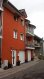 Maison mitoyenne Vente 4 chambres à Wiltz - 370 000 € Belle et grande MAISON mitoyenne construite en 2010 sur un terrain de 1 ares. La maison se compose comme suit:
Rdch: Hall d'entrée, Chaufferie, Buanderie, Cave, 2 garages avec ouverture électrique;
1er étage: Palier, Cuisine équipée, grand Living avec Balcon, 1 chambre à coucher, Salle de douche, sortie vers petite terrasse;
2ème étage: Palier, Salle de Bains, 1 grande chambre à coucher avec Balcon, 2 chambres à coucher;
Grenier pour rangement.