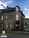 Maison jumelée Vente 4 chambres à Ettelbruck - 395 000 € Maison jumelée (1910) à rénover se composant comme suit:Cuisine individuelle avec balcon,4 chambres, une salle de bains, buanderie, grenier, jardin. Garage.Ref agence :882061