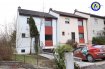 Maison jumelée Vente 3 chambres à Beringen (Mersch) - 513 000 € Maison jumelée en situation calme à proximité des grands axes routiers et du transport en commun (gare de Mersch accessible à pied)
Composition:
Hall d‘entrée, living donnant sur la terrasse (couverte) et au jardin, cuisine équipée, WC séparé
1er étage: 3 chambres à coucher, salle de bains avec WC
Sous-sol: garage, buanderie, caves
Infos: chauffage électrique (raccordement gaz possible)
Ref agence :975113