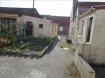 Maison Vente 2 chambres à Sin-le-Noble - 62 000 € Votre agence vitrin'immo de Lallaing vous propose à 5 minutes de Douai et à proximité de L'axe Arras/Cambrai, cette maison semi-individuelle à Sin-le-Noble.Cette maison vous offre: un salon/séjour et une cuisine aménagée ainsi qu'une salle d'eau avec WC au rez de chaussée.A l'étage un espace nuit composé de deux chambres dont une de 14m², ainsi qu'un grenier aménagé de 12m². A l'extérieur une cour fermée avec jardinet et dépendance pour le stockage. Petit plus: située en retrait de rue, la maison vous propose son calme et son potentiel.Avis de l'agence: maison semi-individuelle idéal investisseur, à ne pas manquer. Une visite s'impose !Quelques villes proches: Douai, Dechy, Lambres-lez-douai, Arras.....