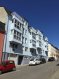 Appartement Vente 2 chambres à Esch-sur-Alzette - 335 000 € Dans une résidence à 8 unités, très bel APPARTEMENT spacieux et lumineux avec ascenseur, balcon, garage fermé, se composant:
- hall d'entrée avec parlophone et placard de rangement
- cuisine équipée avec coin repas
- gr living-sàm avec grandes fenêtres
- 2 chambres à coucher dont 1 avec balcon (parquet au sol)
- WC séparé
- salle de bains avec baignoire, lavabo, WC, douche individuelle
au sous-sol: cave privée, buanderie en commun, garage fermé
Situation calme dans une rue calme à proximité du Centre.
