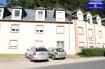 Appartement Location 1 chambre à Boevange-Sur-Attert - 800 € Agréable appartement sis au 1er étage (sans ascenseur) composé comme suit:Hall d‘entrée, living avec cuisine équipée ouverte, 1 chambre à coucher, salle de bains, WC séparé, cave et garage fermé.CPE E/DDisponible au 01/10/2016Ref agence :975649