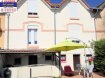 Maison mitoyenne Vente 4 chambres à Jarny - 138 000 € Entièrement rénovée, prête à vous recevoir!!!!!!!!!!!!!!!!
Ref 3868 : Maison mitoyenne de 105.62m sur 3.76ares.
Entrée sur vaste séjour carrelé (salon + salle à manger), cuisine équipée, wc individuel, salle de bains (baignoire en angle, douche, double vasques), coin rangements.
Premier étage : 2 chambres en contigüe sur parquet flottant, salle de jeux ou 3eme chambre et 4ème chambre avec dressing).
En sous sol : deux caves/buanderie avec accès jardin.
Jardin clos avec terrasse sur pavés dont une partie recouverte d'un appentis, une dépendance en dur.
Sur l'avant un garage 1 vl + une place de parking privé.
D.V. PVC avec volets roulants. Chauffage électrique. Toiture avec charpente bois et isolation refaite il y a 10 ans +/-, toute l'installation électrique (dont le tableau) refaite en 2008.
Ce bien à retenu votre attention, pour un simple renseignement ou une visite (sur R.V. même le samedi) contactez ROGER tel 03.82.20.83.73 à LA CENTRALE IMMOBILIÈRE JARNY.