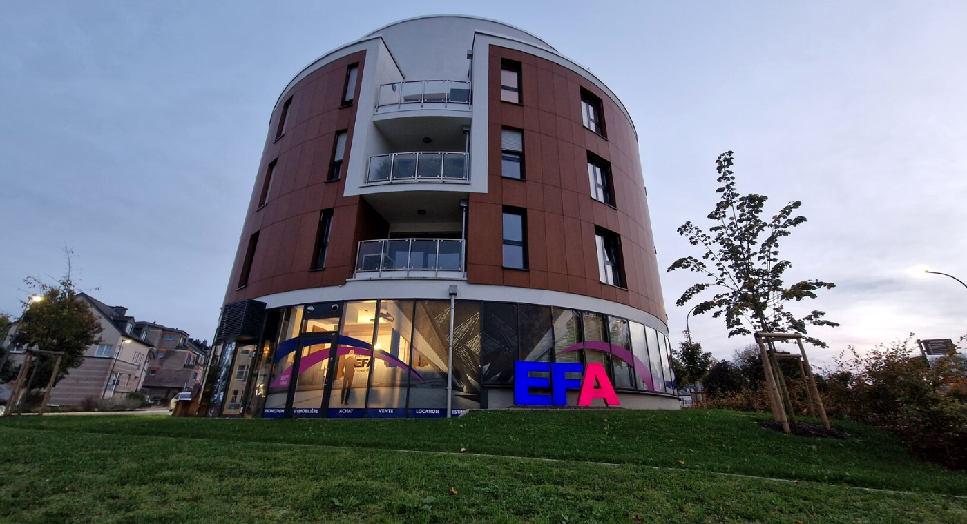 Intérieur contemporain présenté par EFA Promotion Immobilière