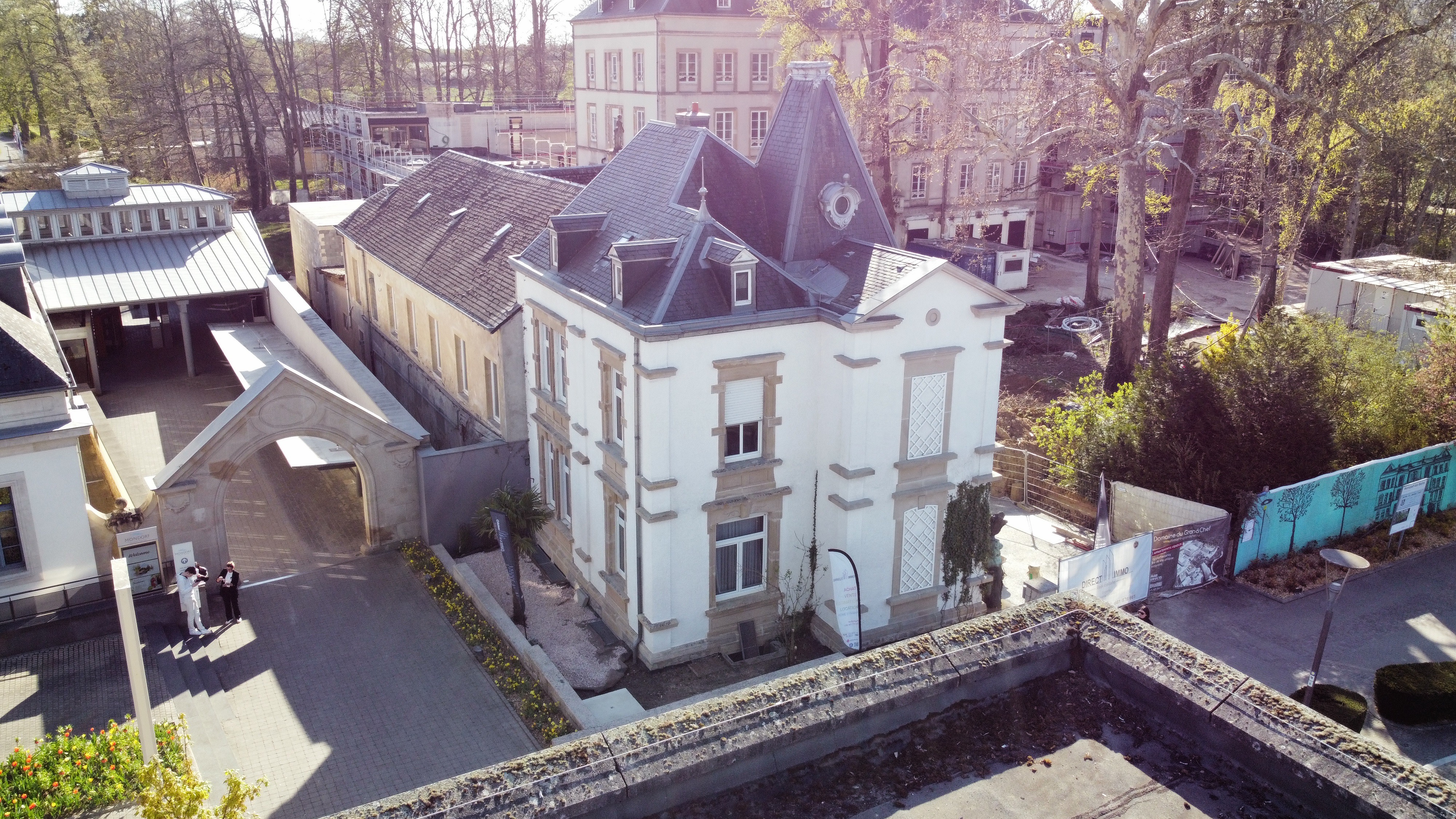Intérieur contemporain présenté par Quentin T