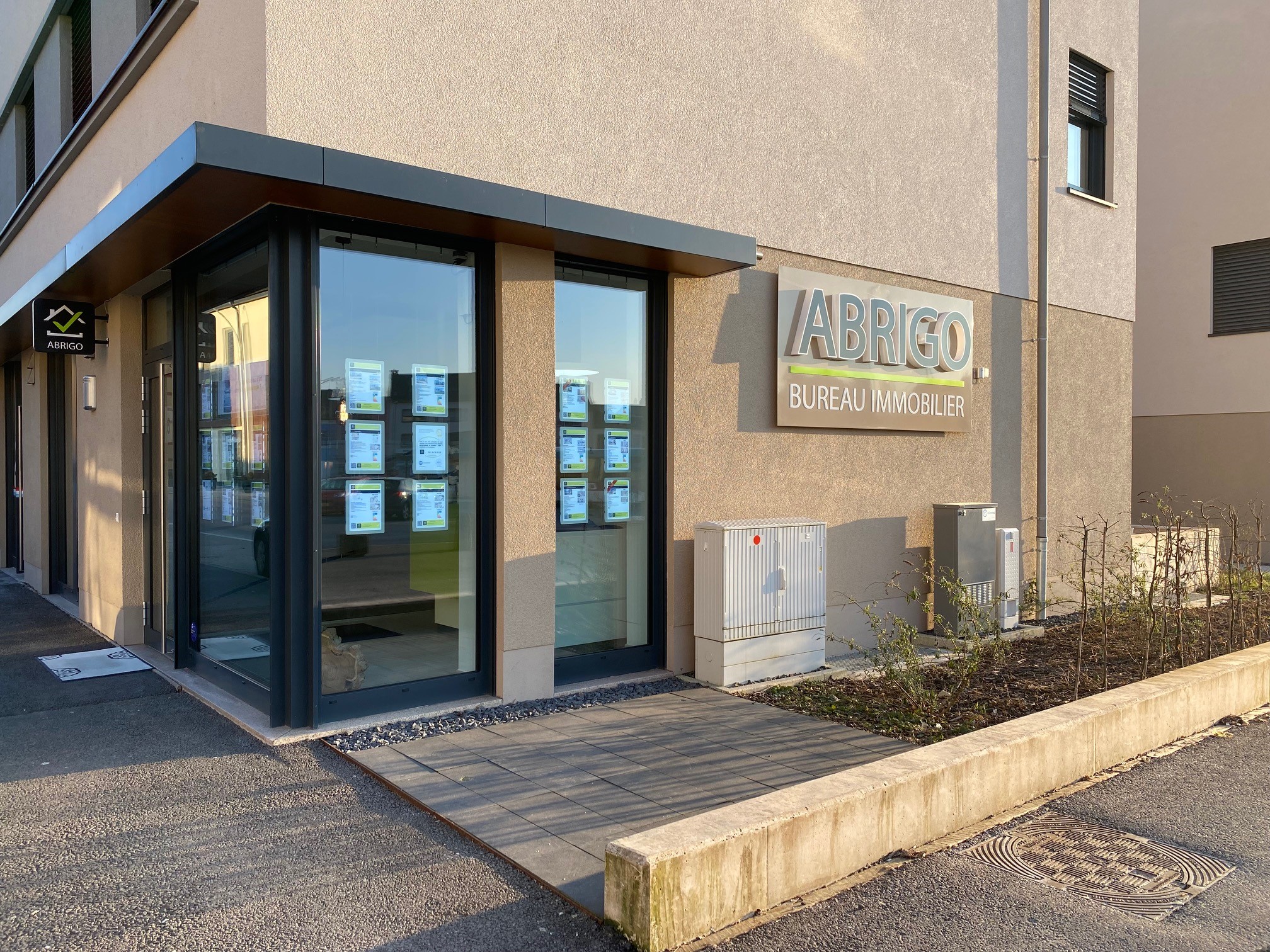 Contemporary interior presented by ABRIGO