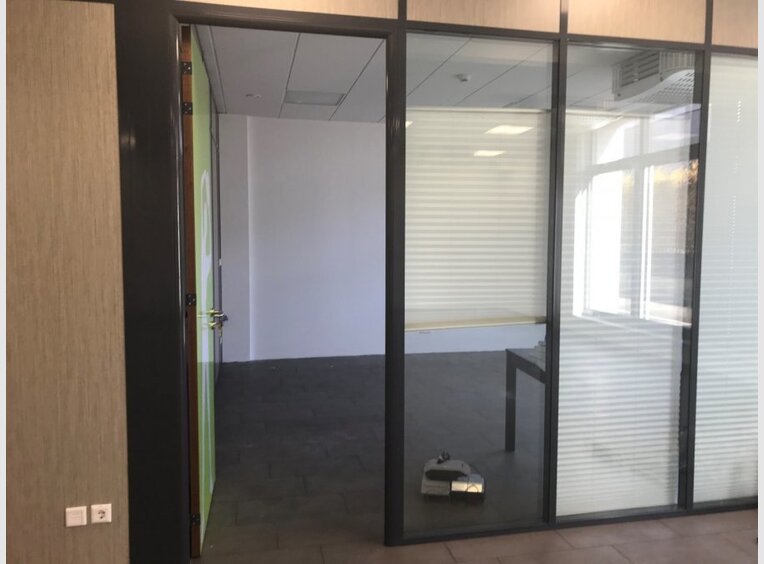 Local commercial à louer à Windhof (Koerich) (Windhof) (LU) - Réf. 6087184