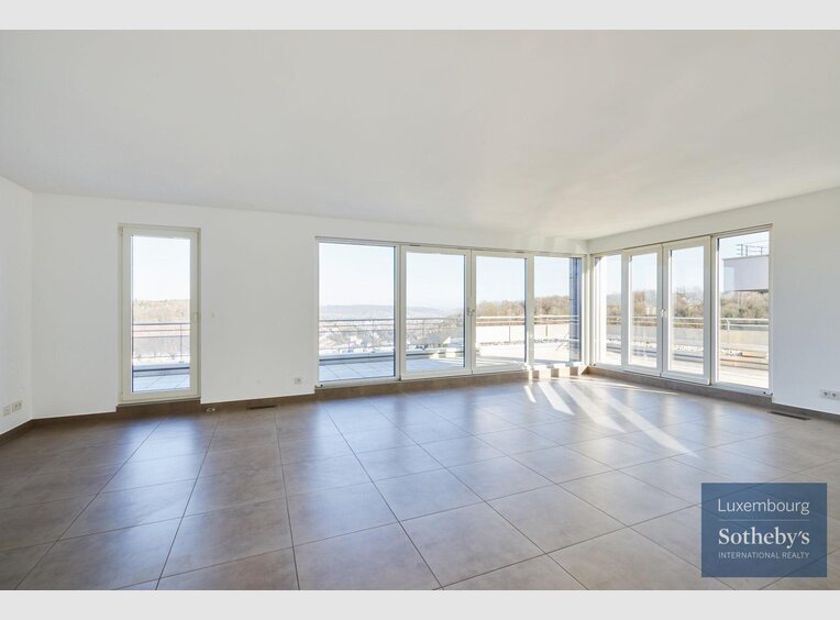 Penthouse for rent 3 bedrooms in Luxembourg (LU) - Ref. 7089776