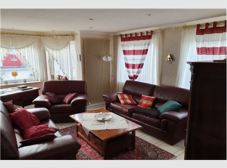 Appartement à louer 5 Pièces à Schwalbach (DE) - Réf. 6633632