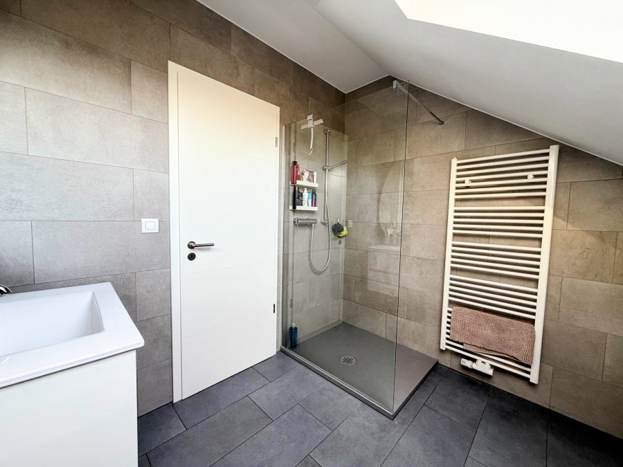 Semi-detached house à Mensdorf — photo 11