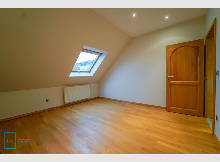 Triplex for sale 4 bedrooms in Itzig (LU) - Ref. 6802928