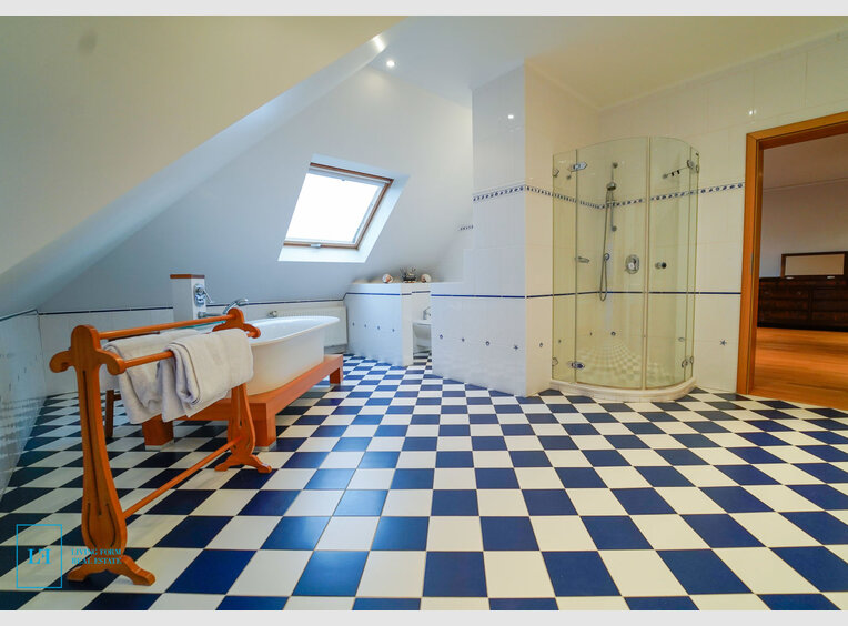Triplex for sale 4 bedrooms in Itzig (LU) - Ref. 6802928