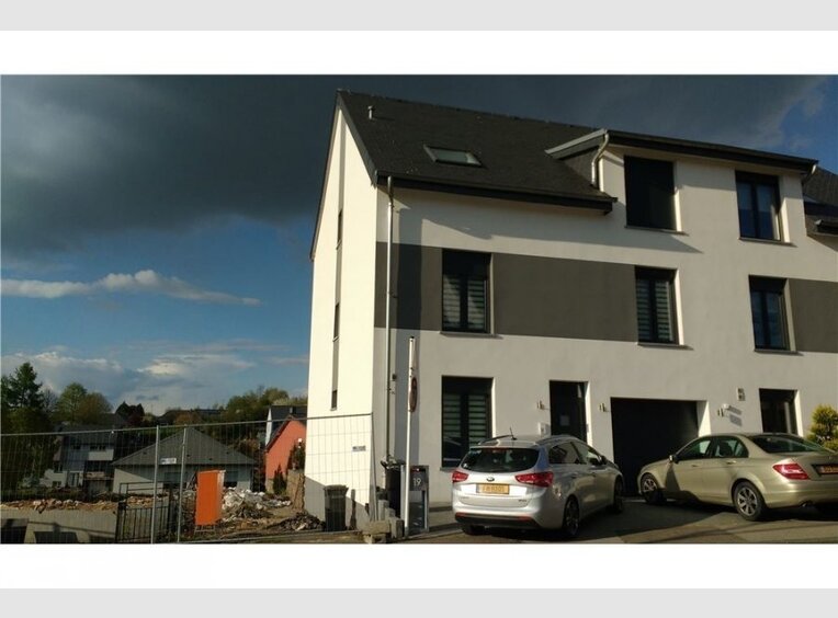 Maison jumelée à vendre 8 Chambres à Schieren (LU) - Réf. 6540545