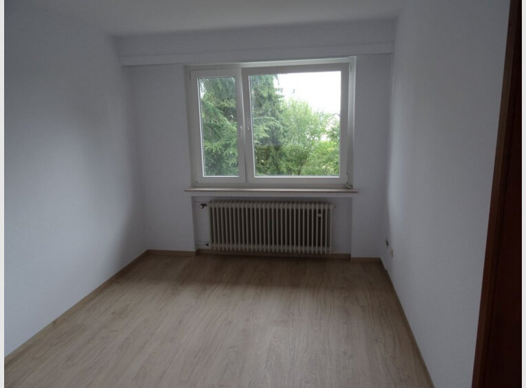 Doppelhaushälfte zur Miete 5 Zimmer in Strassen (LU) - Ref. 6872497