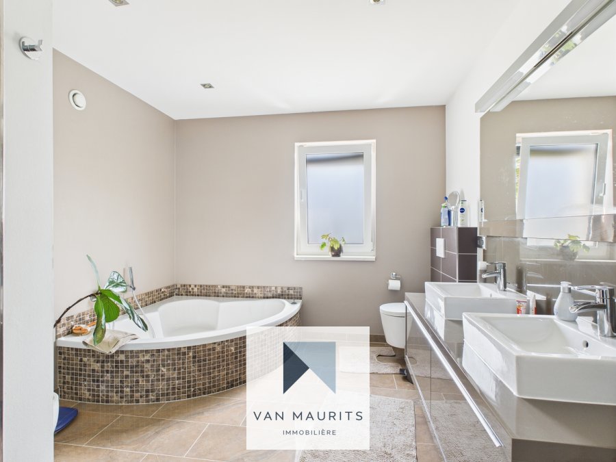 Maison individuelle à vendre 5 chambres à Wincheringen