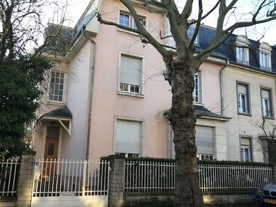 Maison de maître à vendre 7 Chambres à Esch-sur-Alzette - Réf. 6690001