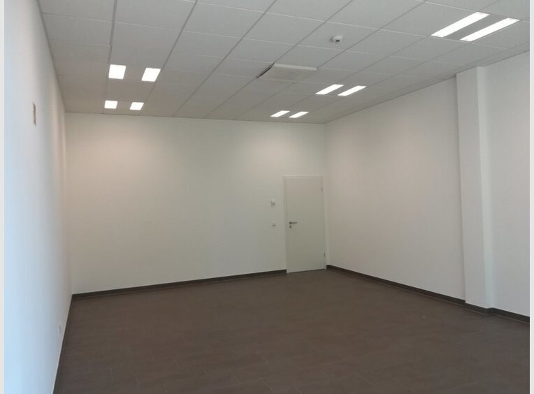 Local commercial à louer à Windhof (LU) - Réf. 6428897