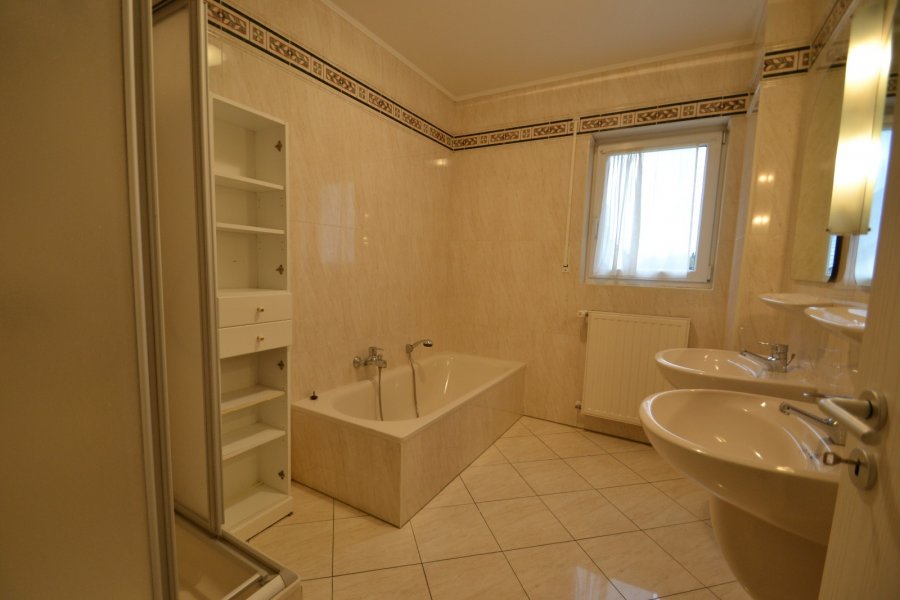 Appartement à louer 4 chambres à Luxembourg-Centre ville