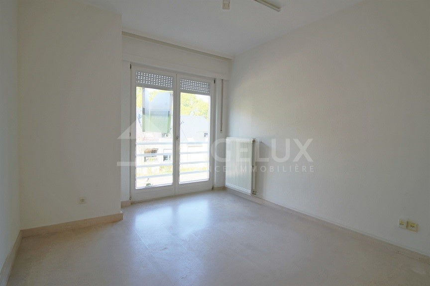 Maison mitoyenne à louer 6 chambres à Luxembourg-Belair