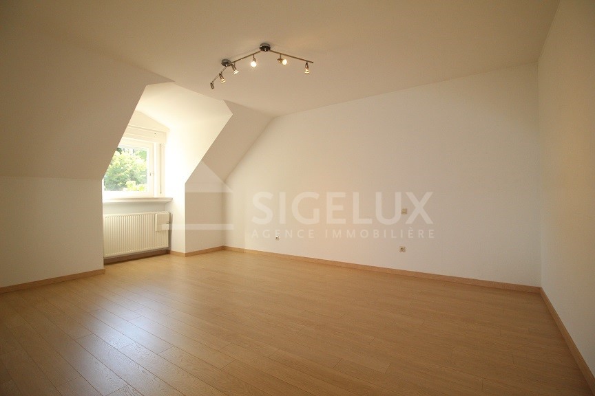 Maison mitoyenne à louer 6 chambres à Luxembourg-Belair