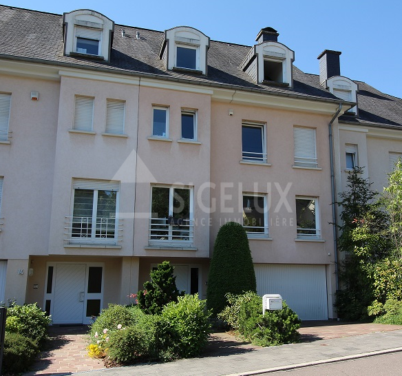 Maison mitoyenne à louer 6 chambres à Luxembourg-Belair