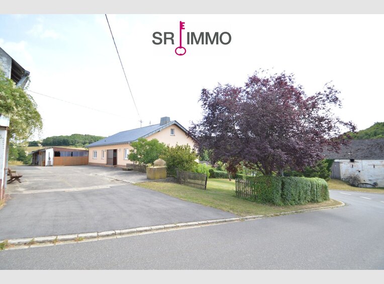 Haus zum Kauf 7 Zimmer in Zweifelscheid (DE) - Ref. 6660962