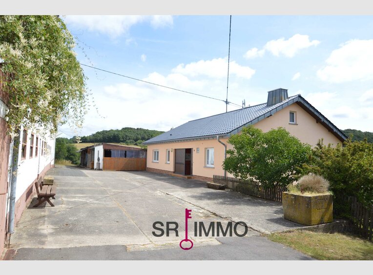 Haus zum Kauf 7 Zimmer in Zweifelscheid (DE) - Ref. 6660962
