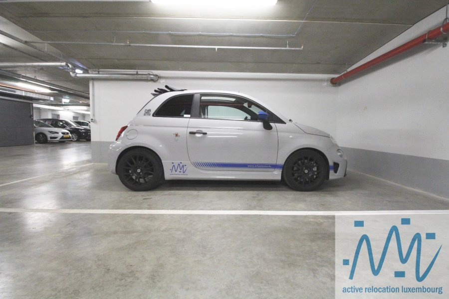 Garage - Parking à louer à Luxembourg-Gasperich
