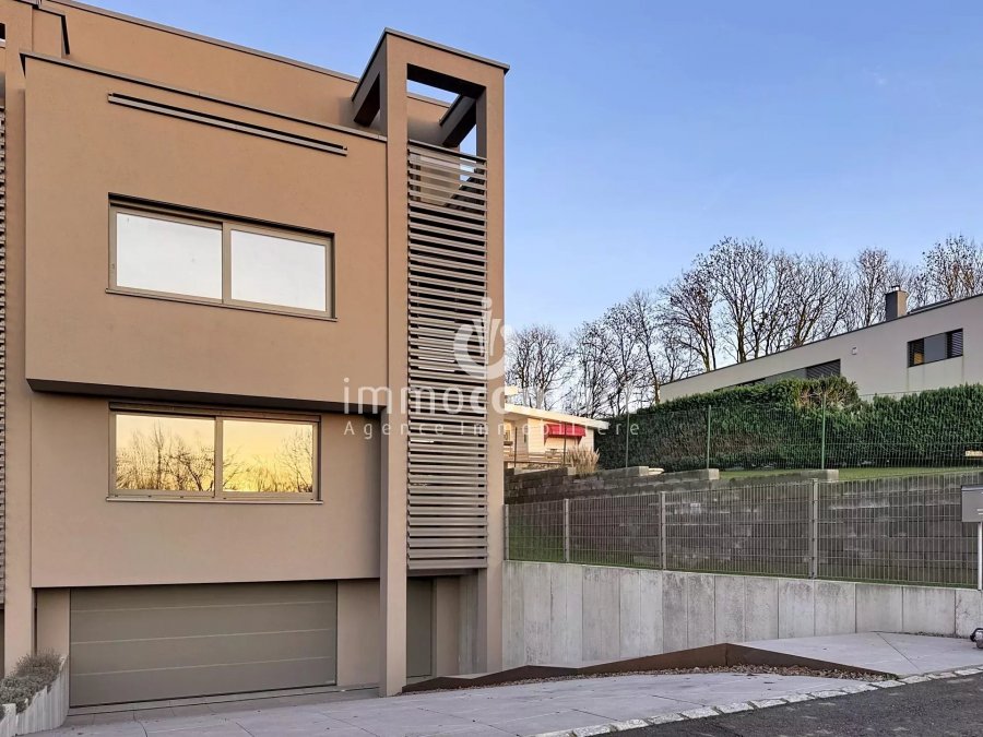 Maison jumelée à vendre Bertrange