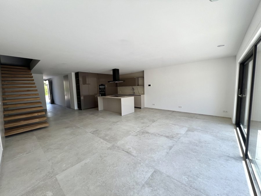 Terraced to sell Moutfort