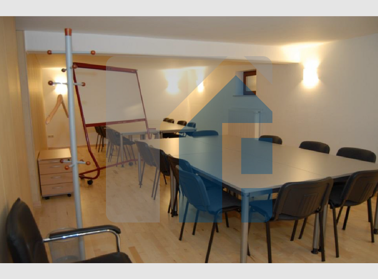 Bureau à louer à Strassen (LU) - Réf. 7092387