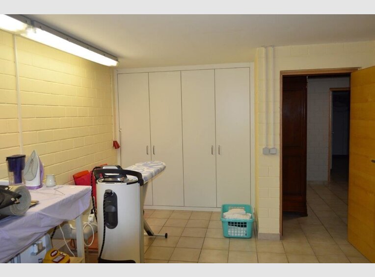 Villa for sale 4 bedrooms in Leudelange (LU) - Ref. 7015619