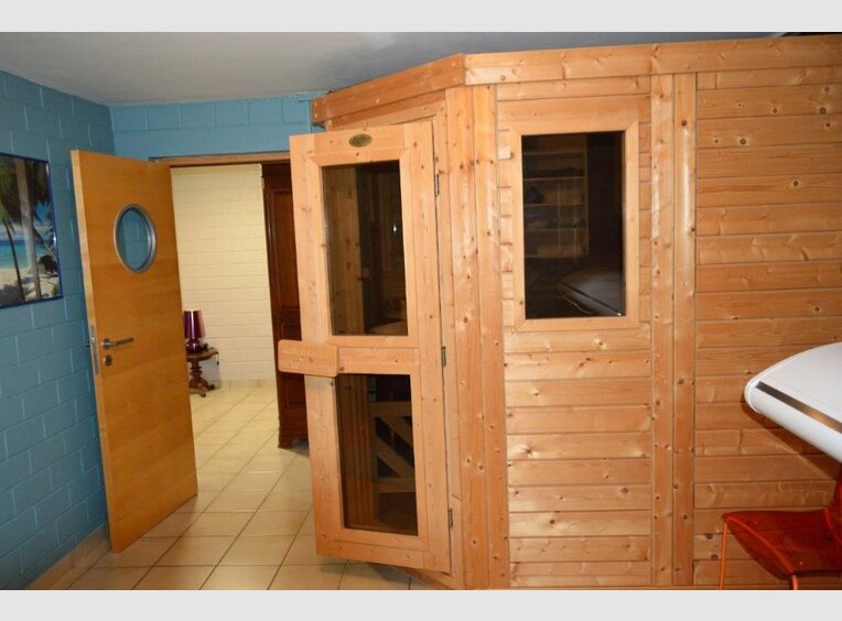 Villa for sale 4 bedrooms in Leudelange (LU) - Ref. 7015619