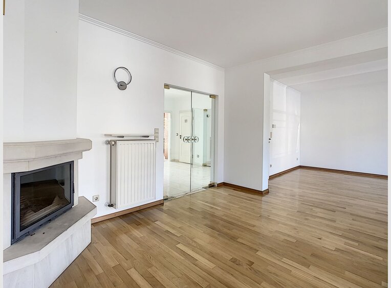 Semi-detached house for rent 5 bedrooms in Strassen - Ref. 6952452
