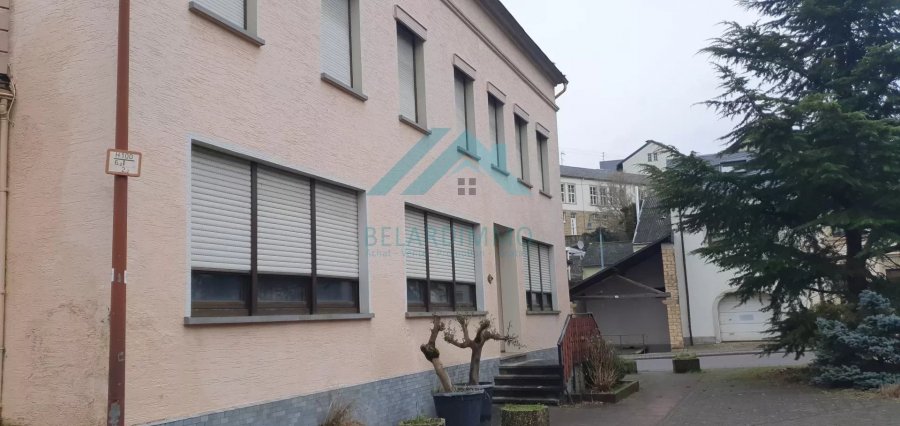 Immeuble de rapport à vendre 12 chambres à Wincheringen
