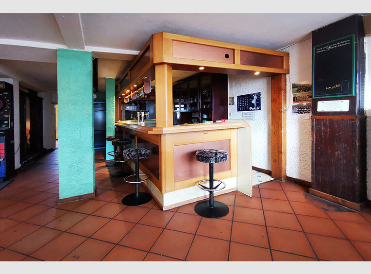 House for sale 6 rooms in Saarburg (DE) - Ref. 6911332