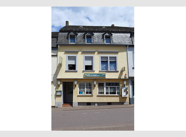 House for sale 6 rooms in Saarburg (DE) - Ref. 6911332