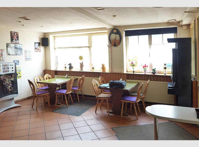 House for sale 6 rooms in Saarburg (DE) - Ref. 6911332