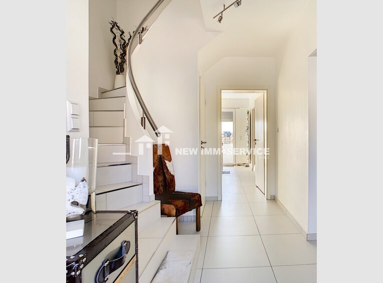 House for sale 4 bedrooms in Sandweiler (LU) - Ref. 6952308