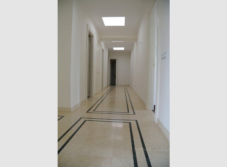 Bureau à louer à Luxembourg-Centre ville - Réf. 7328740