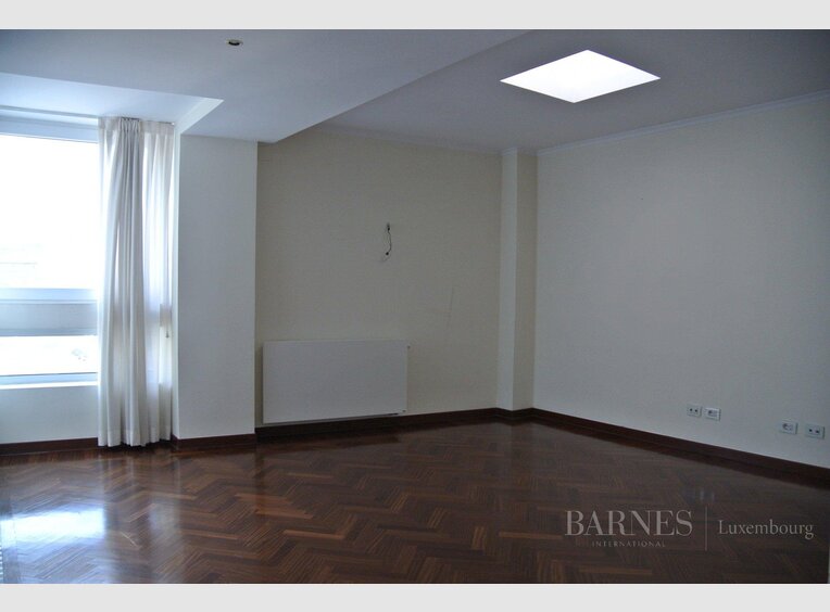 Bureau à louer à Luxembourg-Centre ville - Réf. 7328740