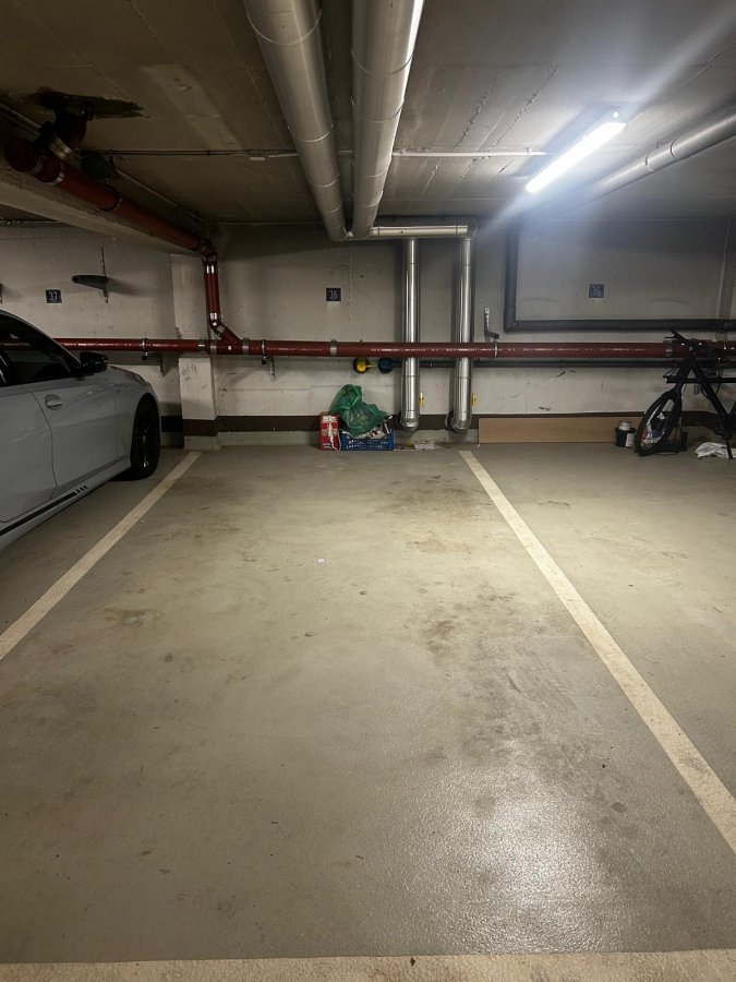 Garage fermé à louer Luxembourg-Rollingergrund