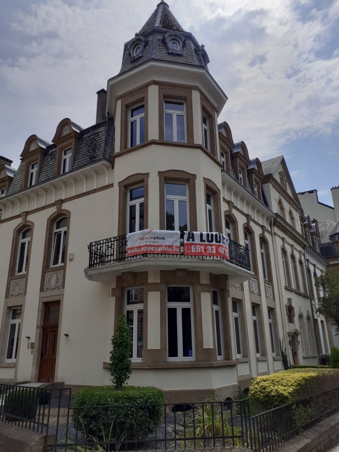 Maison de maître à louer 12 chambres à Luxembourg-Centre ville