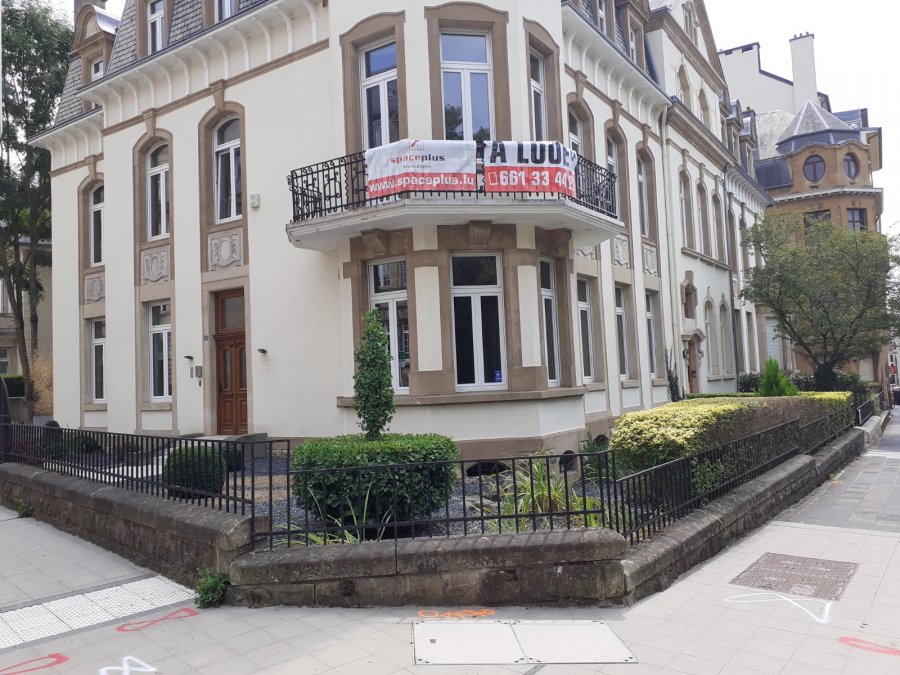 Maison de maître à louer 12 chambres à Luxembourg-Centre ville